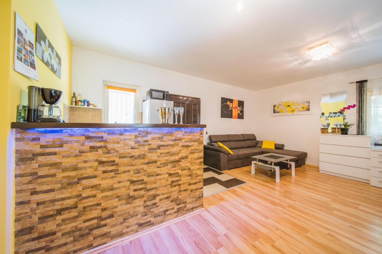 Vila Chiara With Private Pool And Garden