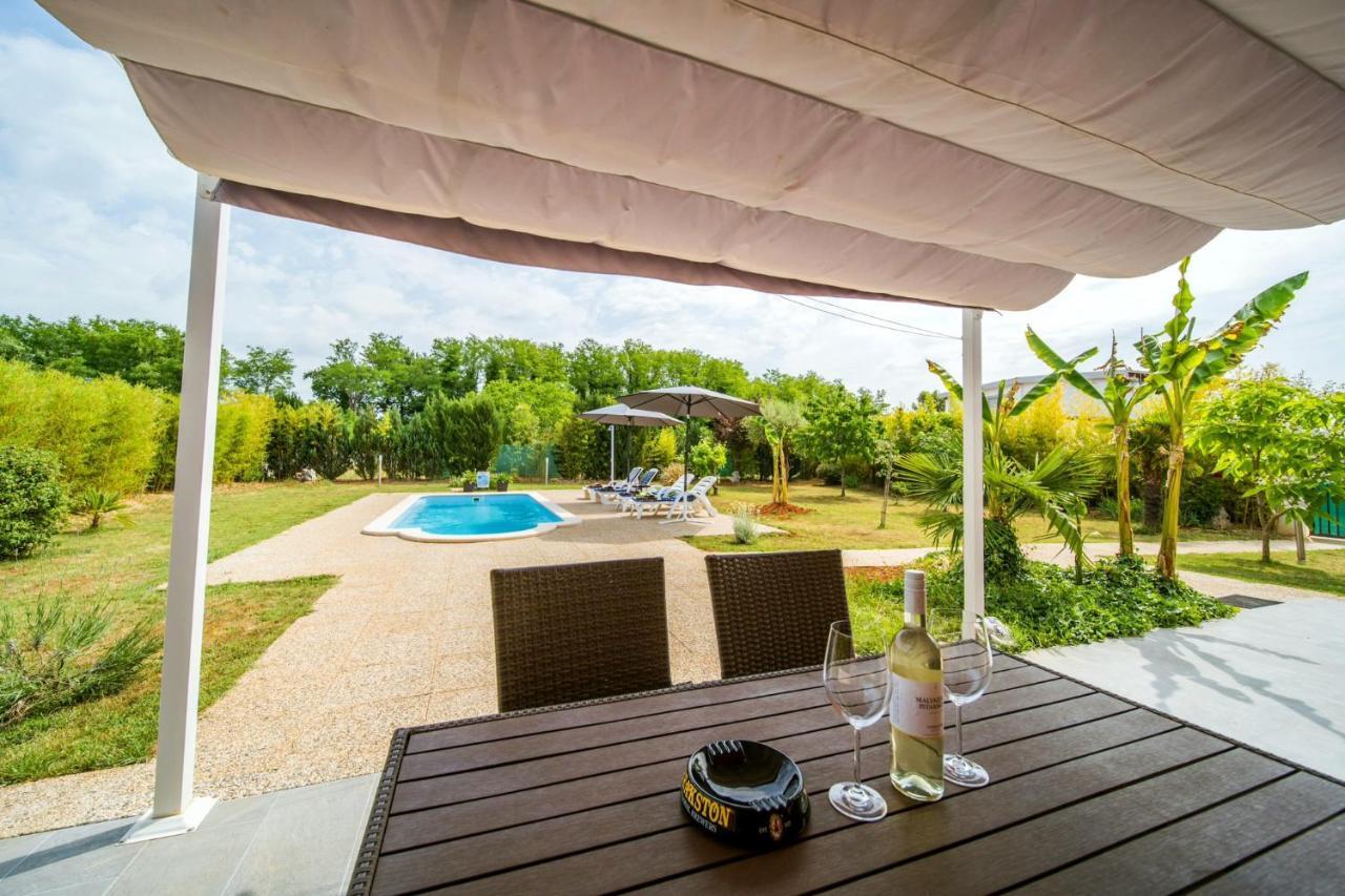 Chiara With Private Pool And Garden Vila Porec
