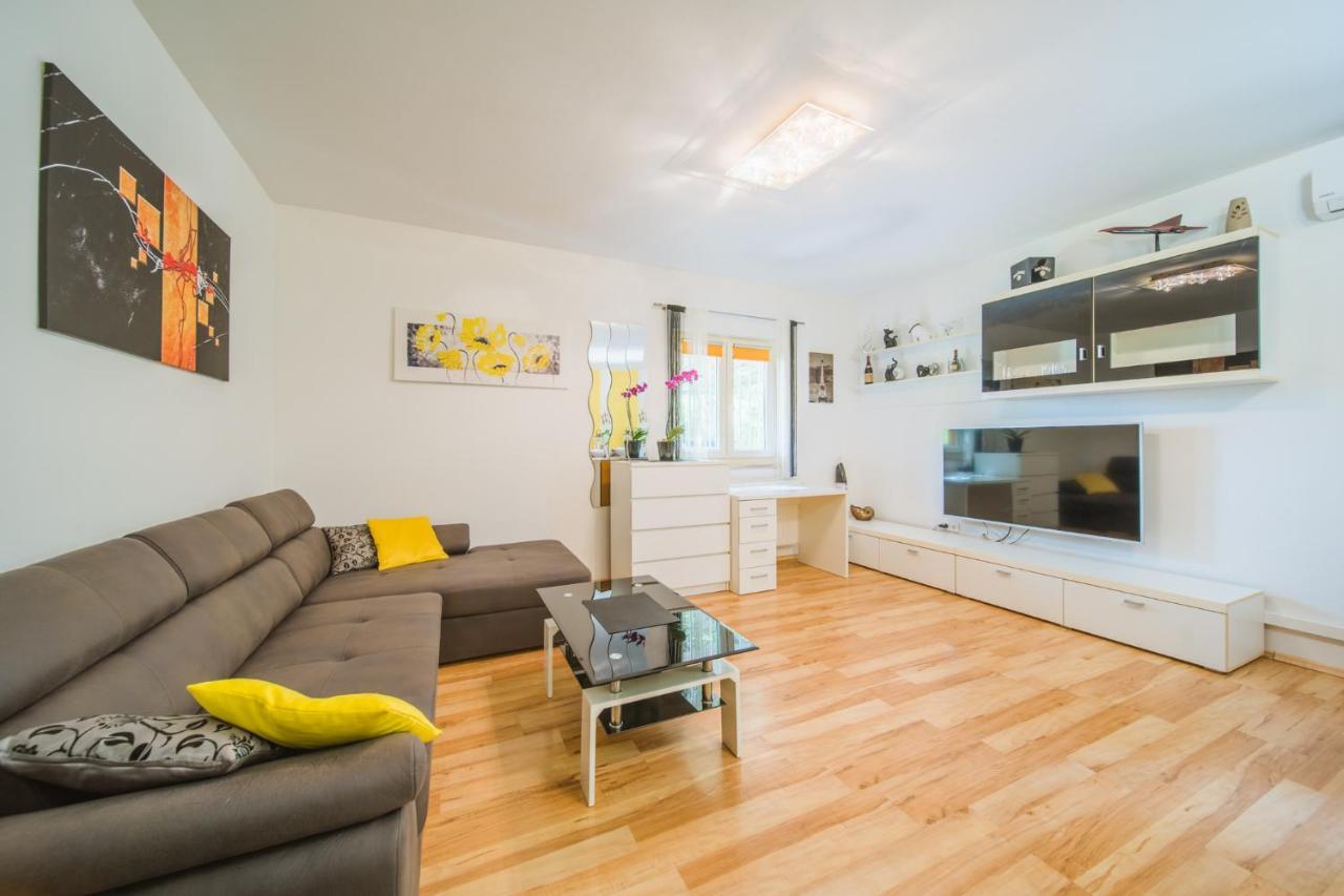 Chiara With Private Pool And Garden *