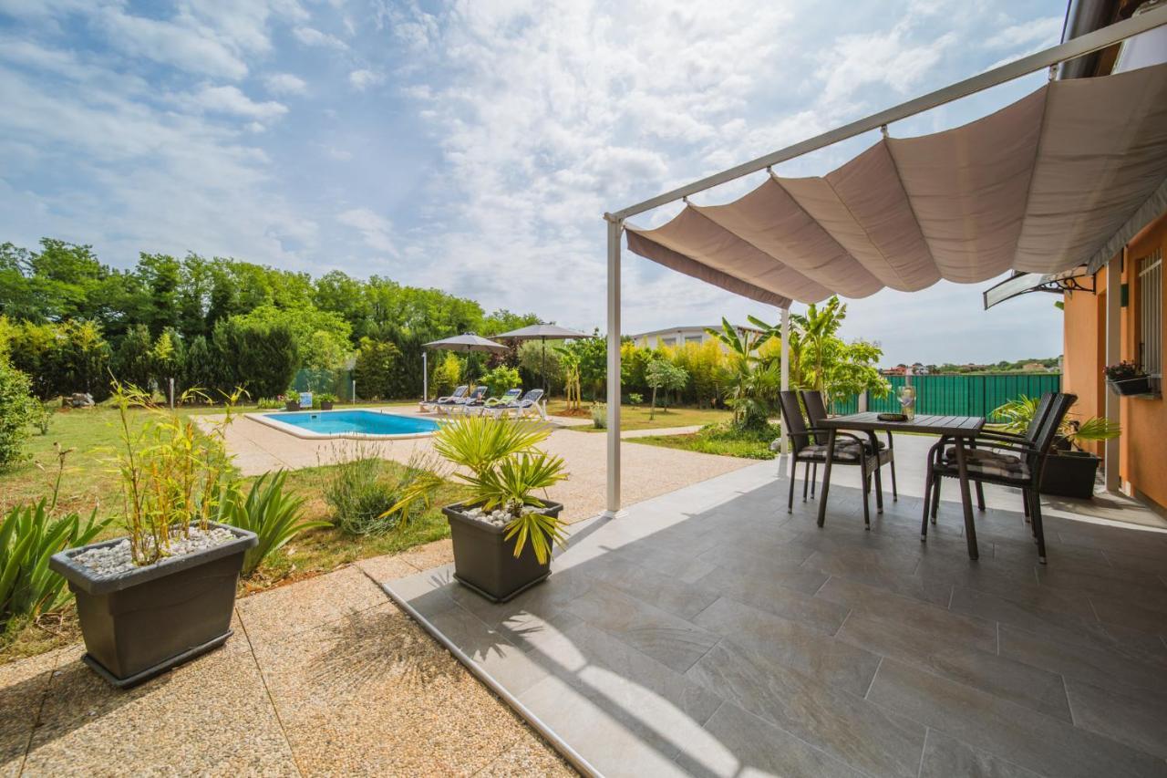 Chiara With Private Pool And Garden Poreč