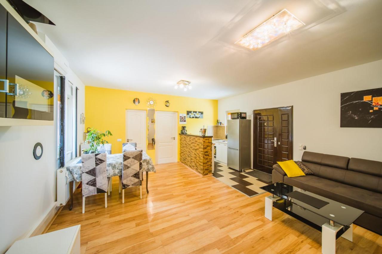 Chiara With Private Pool And Garden Poreč