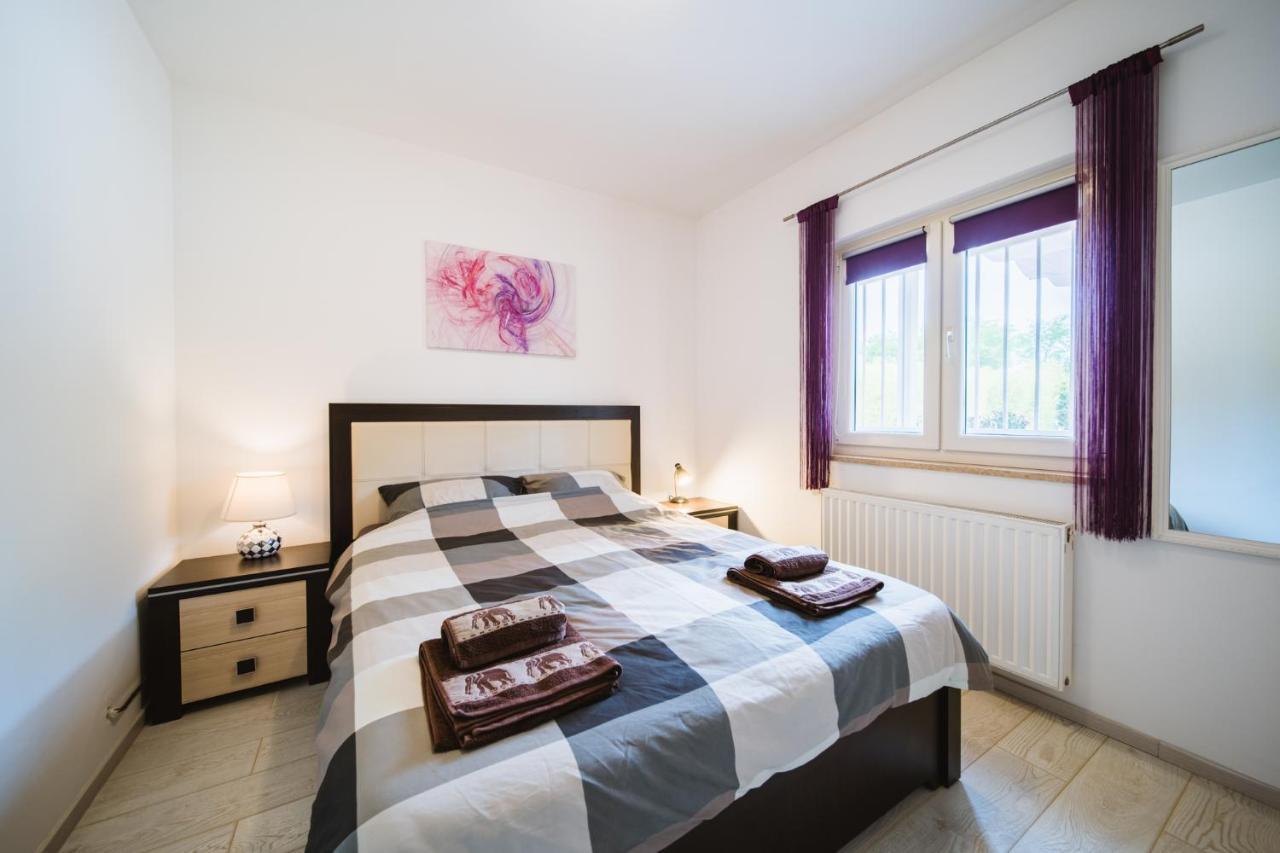 Chiara With Private Pool And Garden