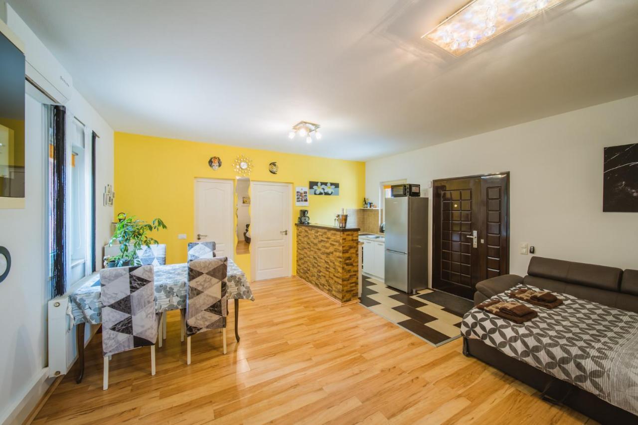 Chiara With Private Pool And Garden Villa