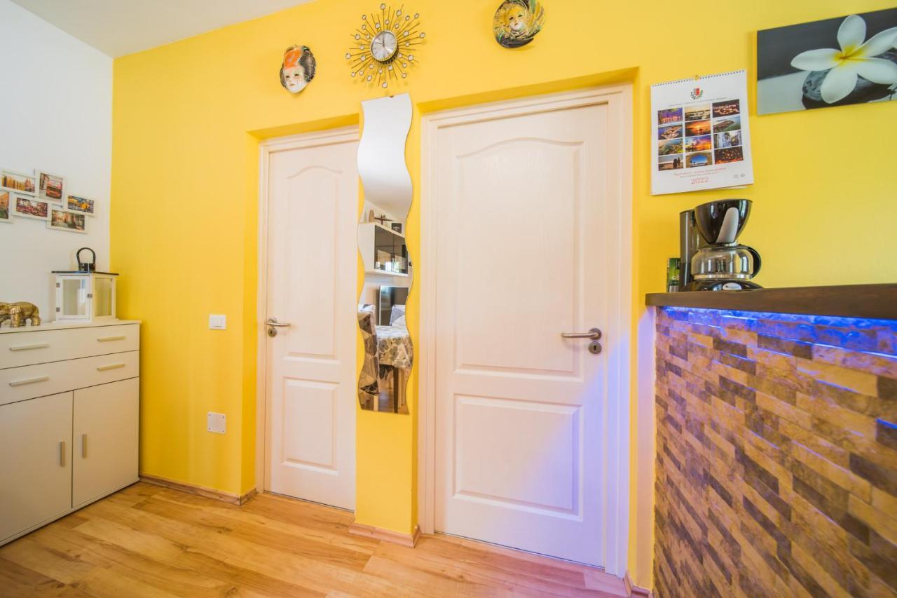 Chiara With Private Pool And Garden Villa *
